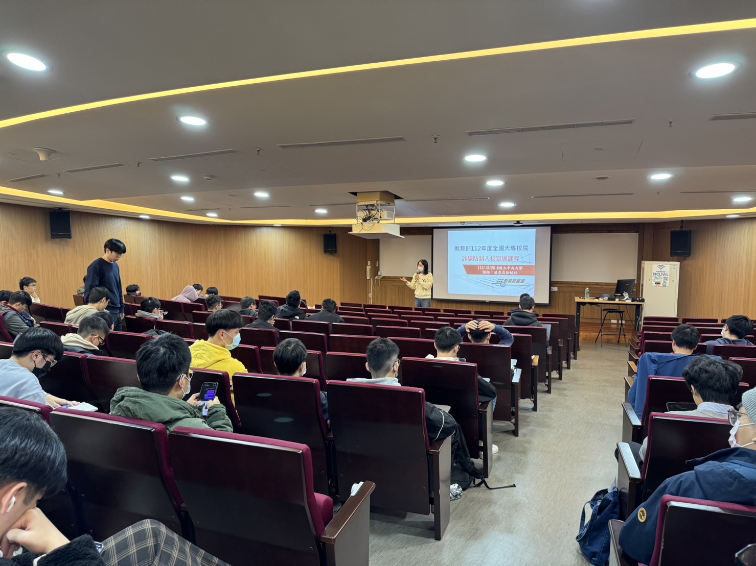 刑事警察局徐健銘偵查員實施反詐騙宣教活動照片18