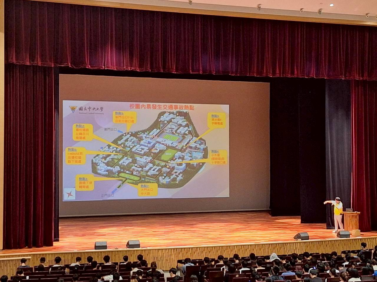 交通安全宣講照片